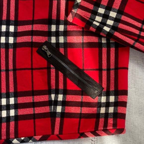 Cartise Red and Black Tartan Cropped Jacket with Zipper - Picture 4 of 10